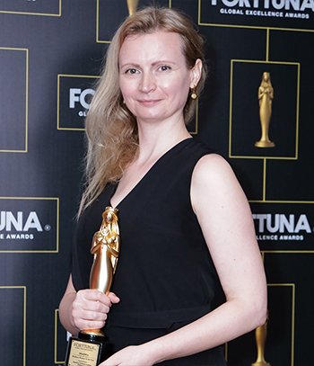 Dr. Anna Barnacka